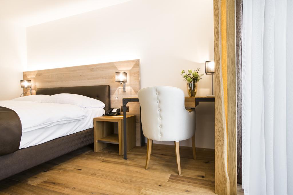 Romantik Hotel Le Vignier Avry-devant-Pont Szoba fotó